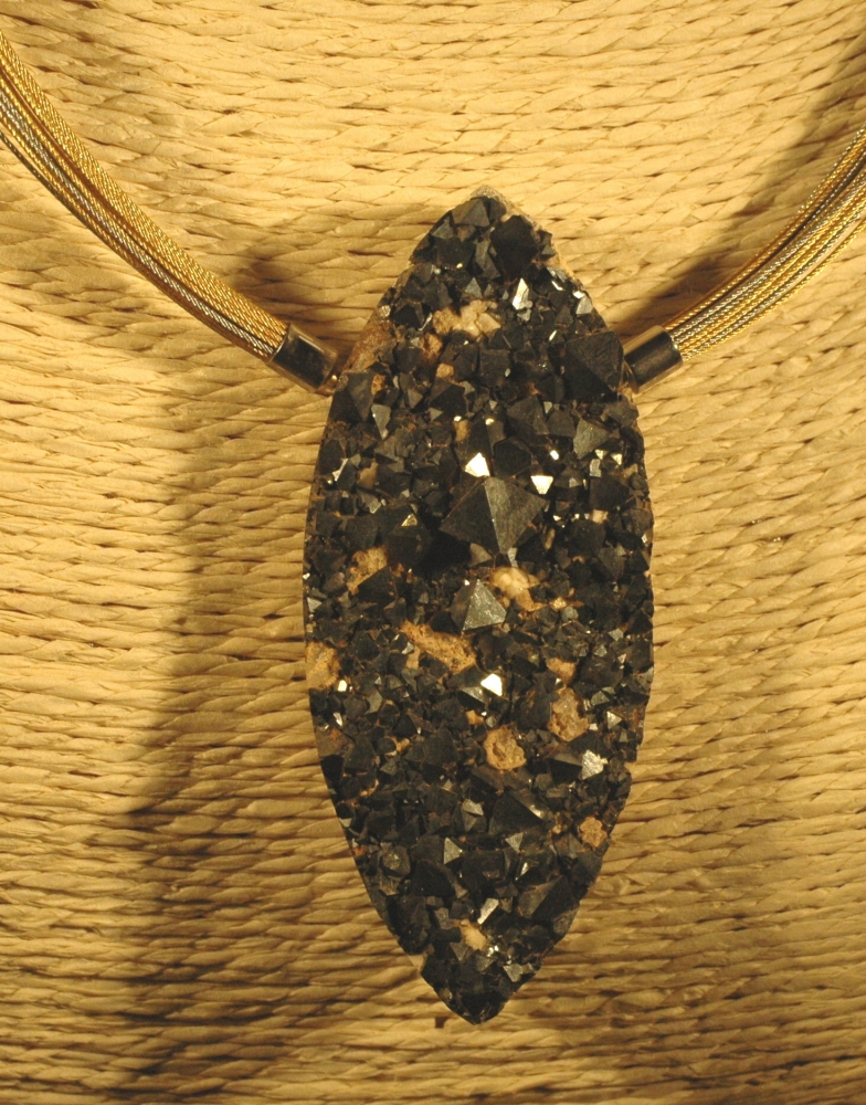 Magnetitkristall-Anhänger